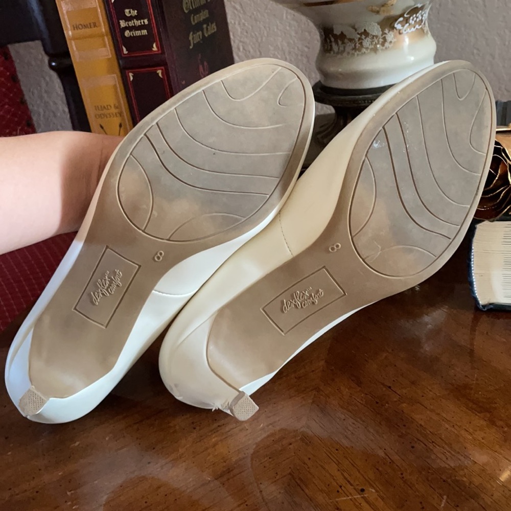 White heels - Picture 7 of 8